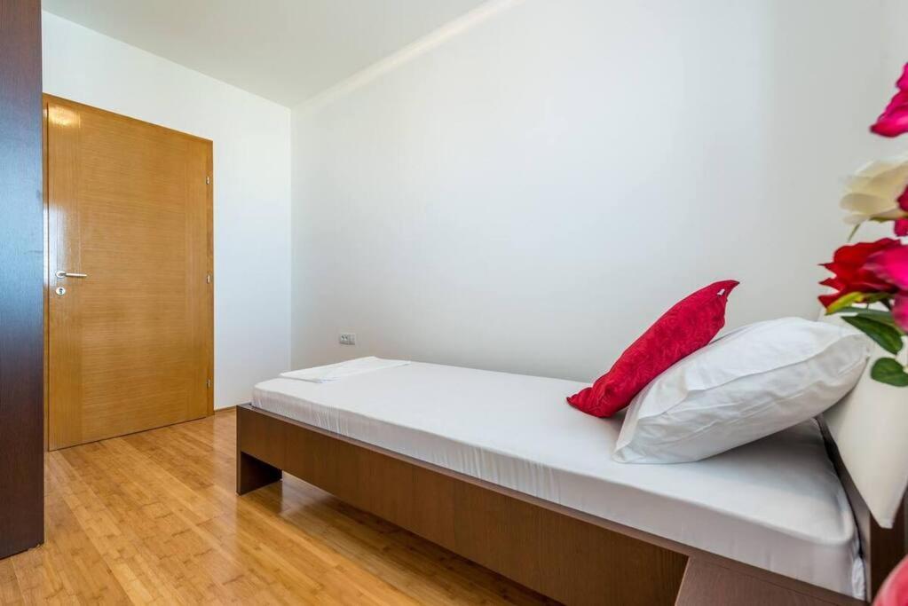 Apartment Belvedere With Magnificent Sea View Terrace Dubrovnik Bagian luar foto